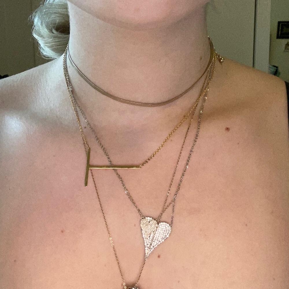 Horizontal T gold necklace